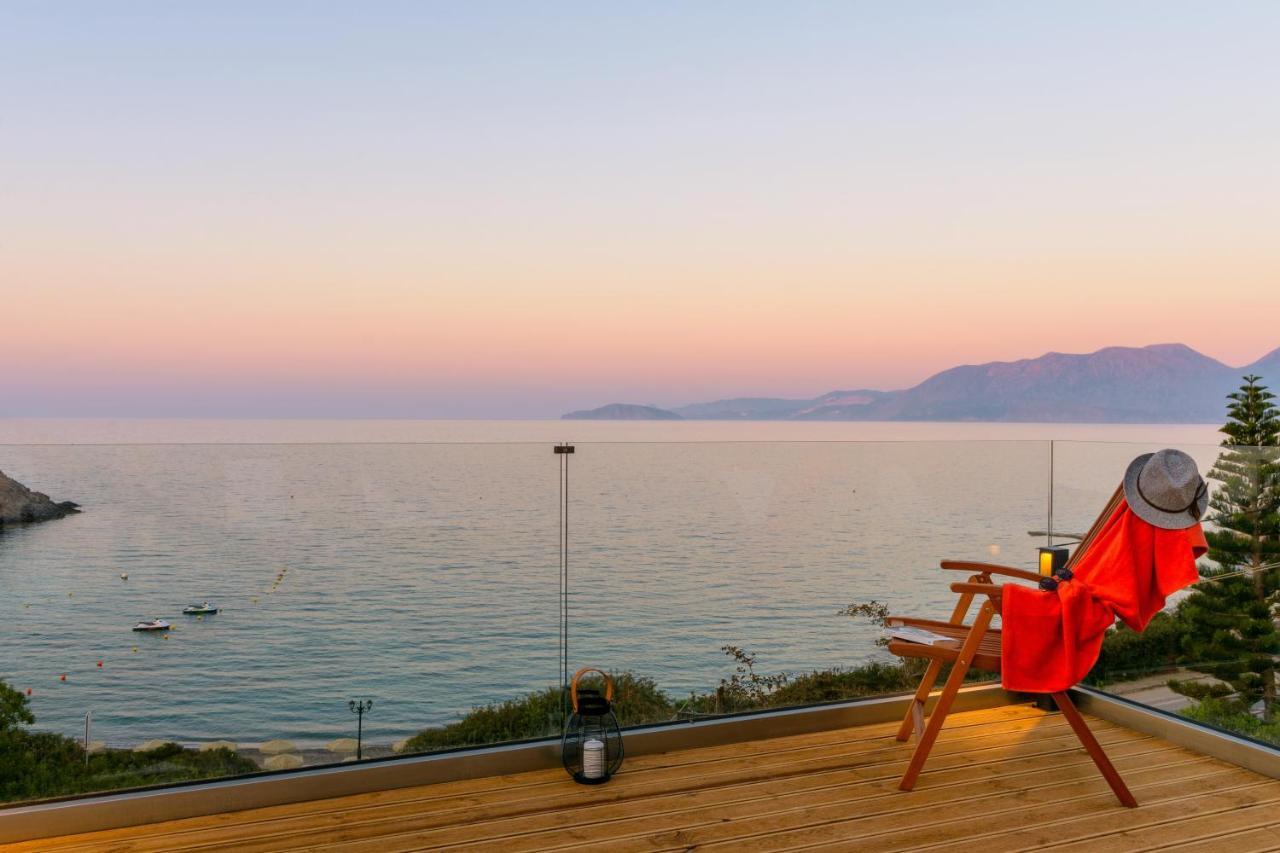 Beachfront Villa Phi Φ Agios Nikolaos Exteriör bild